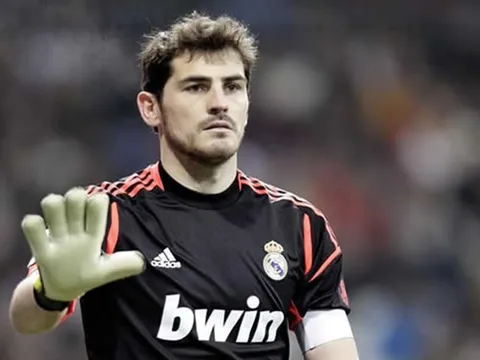 Còn ai nhớ đến Iker Casillas?