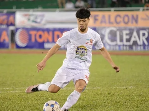 HLV Minh Đức khuyên học trò không đá penalty như Công Phượng