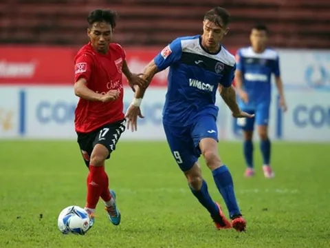 Công Vinh bắt đầu ghi điểm