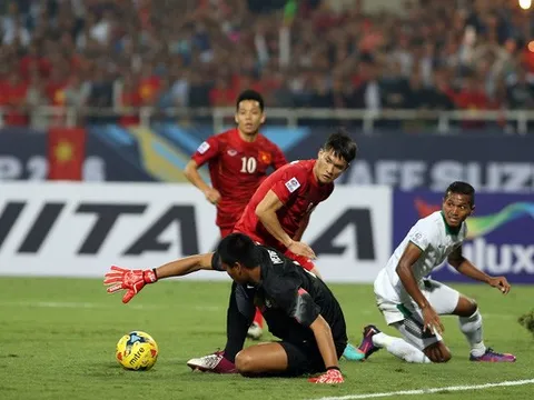 Công Vinh giữa yêu và ghét