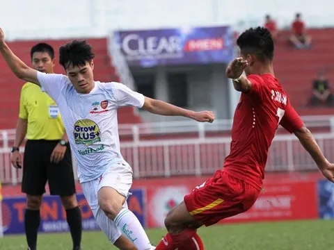 Công Vinh và người hậu bối Văn Toàn
