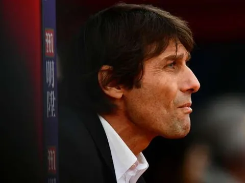 Conte bóng gió kế hoạch chuyển nhượng của Chelsea
