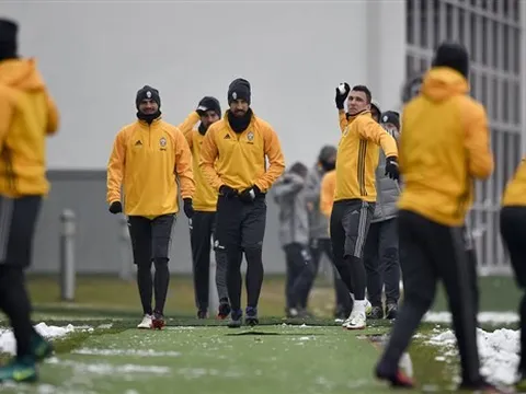Đại chiến 'bóng tuyết' trên sân tập của Juventus
