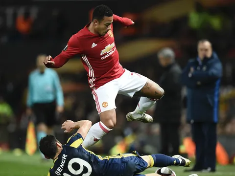 Đàn anh hối thúc Depay rời M.U để cứu vãn sự nghiệp