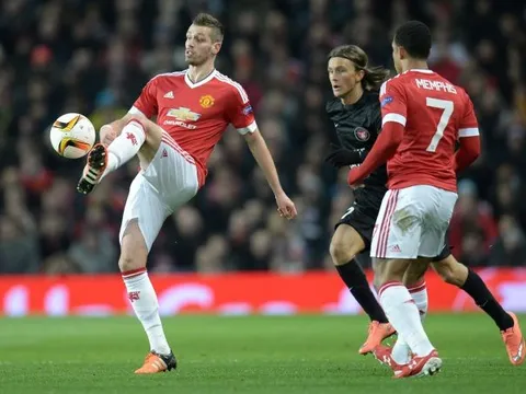 Depay + Schneiderlin = 40 triệu bảng, bán không Man Utd?