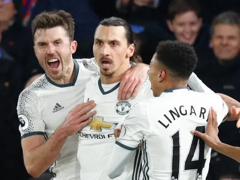 ĐHTB vòng 16 Premier League: Diego Costa mất tích, Ibra sắm vai "cứu tinh"