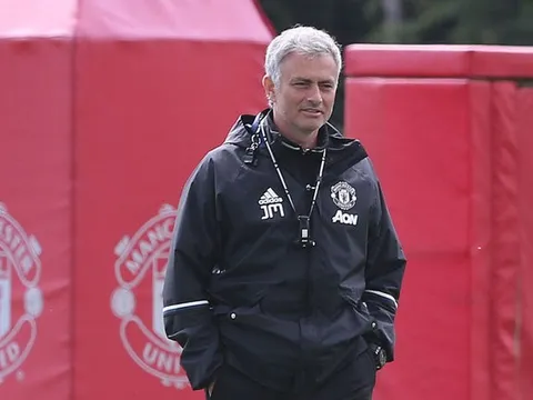 Điểm tin sáng 27/12: Mourinho không buông Top 4, Martial sang La Liga, Conte đặt chỉ tiêu khủng