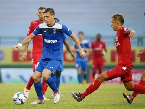 Tiền đạo Dyachenko sẽ đáp ứng kỳ vọng của Công Vinh ở V.League 2017?