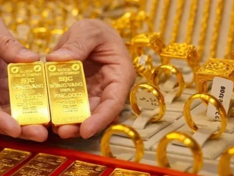 Giá vàng ngày 4/5: Vàng trong nước bật tăng trở lại, thế giới bất ngờ giảm sâu