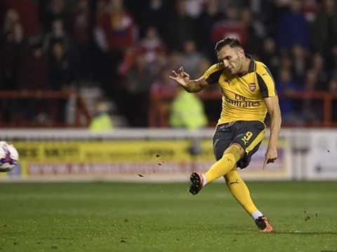 Góc Arsenal: 'Số 9' đang ám Lucas Perez?