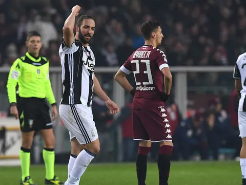 Higuain có cú đúp, Juventus ngược dòng đánh bại Torino