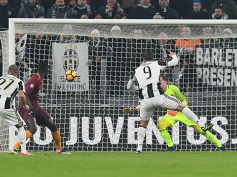 Higuain lóe sáng, Juventus tạm thời 'cắt đuôi' Roma