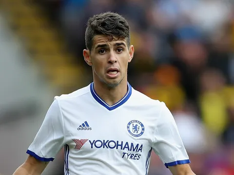 HLV Conte nói gì khi để Oscar đến Trung Quốc