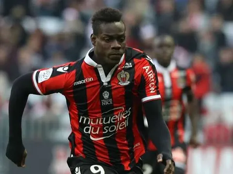 Phong độ thăng hoa, Balotelli vẫn bị chê