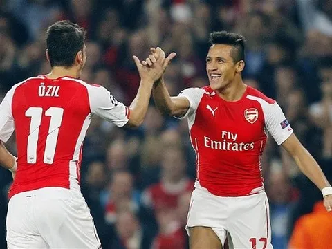 Huyền thoại Arsenal 'bày' Wenger cách giữ chân Oezil, Sanchez