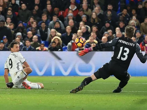 Pogba - Ibra 'song kiếm hợp bích', Man United hạ gục Crystal Palace
