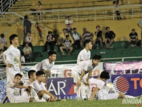 HLV U21 HAGL nói gì khi đội nhà mất ngôi vô địch?