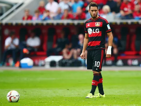Khả năng sút phạt thần sầu của Hakan Çalhanoğlu (Leverkusen)