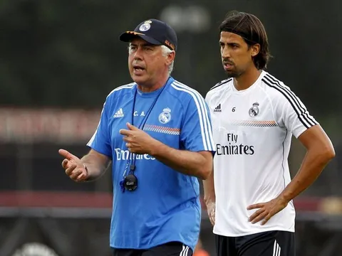 Khedira đưa thầy cũ tại Real Madrid "lên mây"