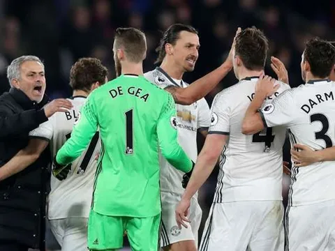 KHÓ TIN: Gerrard lần đầu khen nức nở Man Utd
