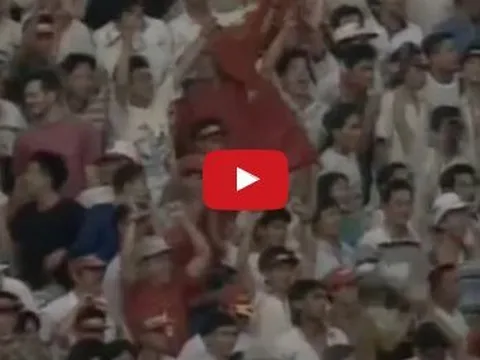 Lê Huỳnh Đức ghi bàn vào lưới ĐT Trung Quốc tại Vòng loại WC 1998