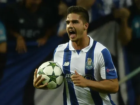 Lý do M.U theo đuổi Andre Silva