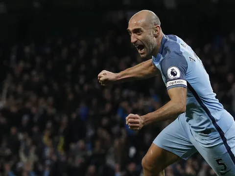 Man City mất trụ cột đến hết năm sau chiến thắng Arsenal