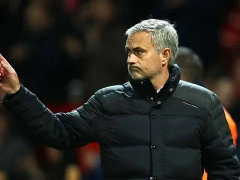 Man Utd hạ Tottenham, Mourinho CHƯA hài lòng