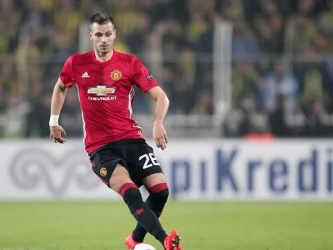 Morgan Schneiderlin thể hiện ra sao mùa 2015/16?