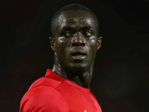 Mourinho chẳng thể cười tươi với chấn thương của Eric Bailly