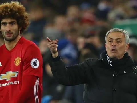 Mourinho không phản đối fan la ó Fellaini