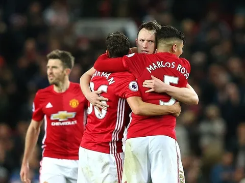 Viết cho những kẻ bị lãng quên ở Old Trafford