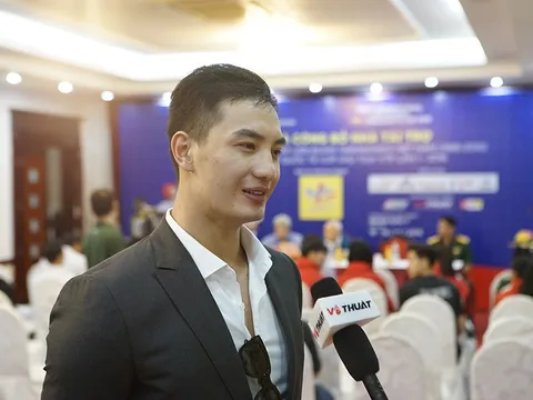 Nam vương Nguyễn Văn Sơn lịch lãm tham dự Lễ kỷ niệm 20 năm thành lập Liên đoàn Taekwondo Việt Nam