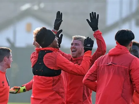 Nhà nhà đi nghỉ, Liverpool vẫn chăm chỉ luyện tập