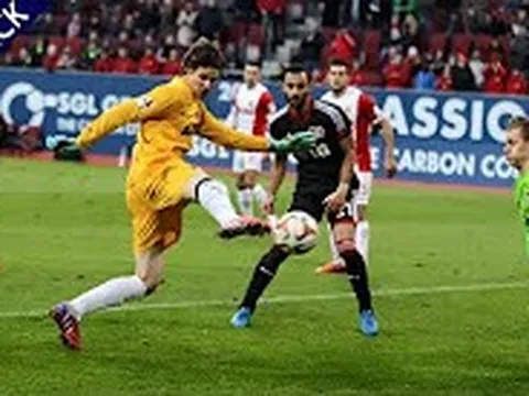 Những bàn thẳng để đời của các thủ môn