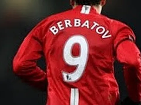 Những pha chạm bóng đầy tinh tế của 'Bông hồng' Berbatov