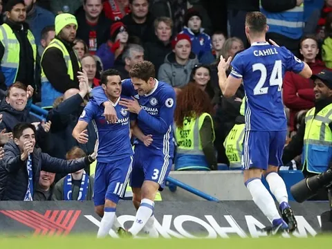 Pedro 'vẽ' siêu phẩm trên Stamford Bridge, The Blues nối dài chuỗi trận thắng