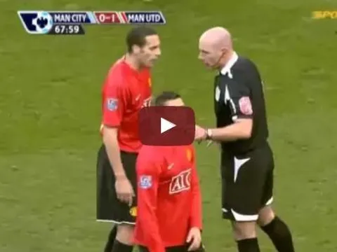 Pha chơi bóng bằng tay rồi nhận thẻ đỏ đáng nhớ của Cristiano Ronaldo