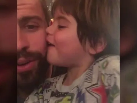 Pique và con trai 'đốn tim' fan hâm mộ với đoạn song ca mới nhất
