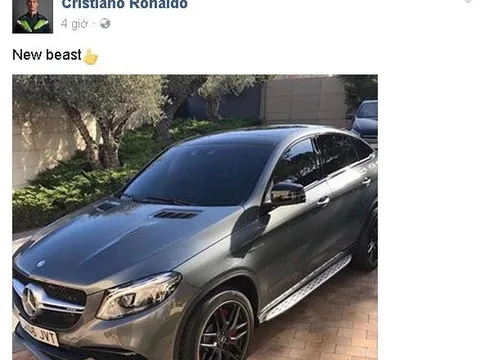 Ronaldo ăn mừng cú đúp danh hiệu bằng siêu xe mới