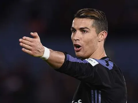 Ronaldo đạt cột mốc ghi bàn cực khủng