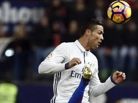 Ronaldo đổi màu tóc trước ngày công bố QBV