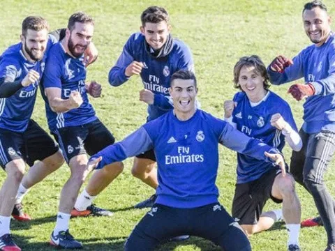 Ronaldo hạnh phúc gửi lời cảm ơn CĐV