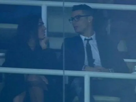 Ronaldo lần đầu công khai người yêu mới