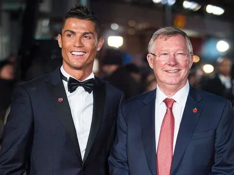 Những huyền thoại ủng hộ Ronaldo giành Quả bóng vàng