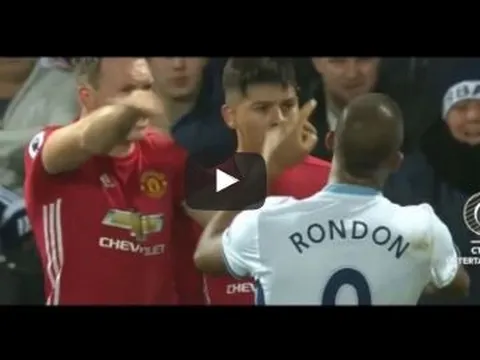 Rondon 'chiến' Phil Jones, tát thẳng mặt Marcos Rojo