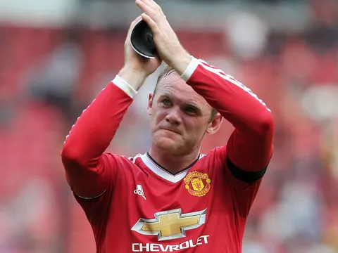 Rooney nổi điên với trọng tài, Mourinho vội thanh minh