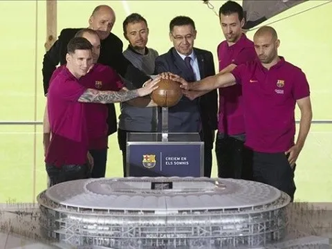 Sao Barca nhận quà Giáng sinh 'xịn' từ ban lãnh đạo