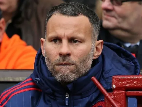 Swansea phủ nhận mời Giggs ngồi ghế nóng