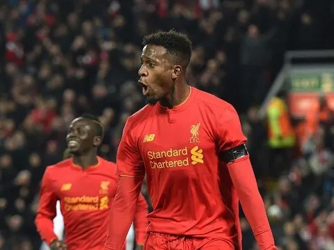 Tại sao tiền đạo của Liverpool từng từ chối MU?
